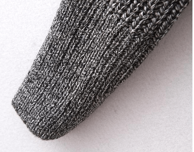 Серый свитер ~ за 1495 руб.